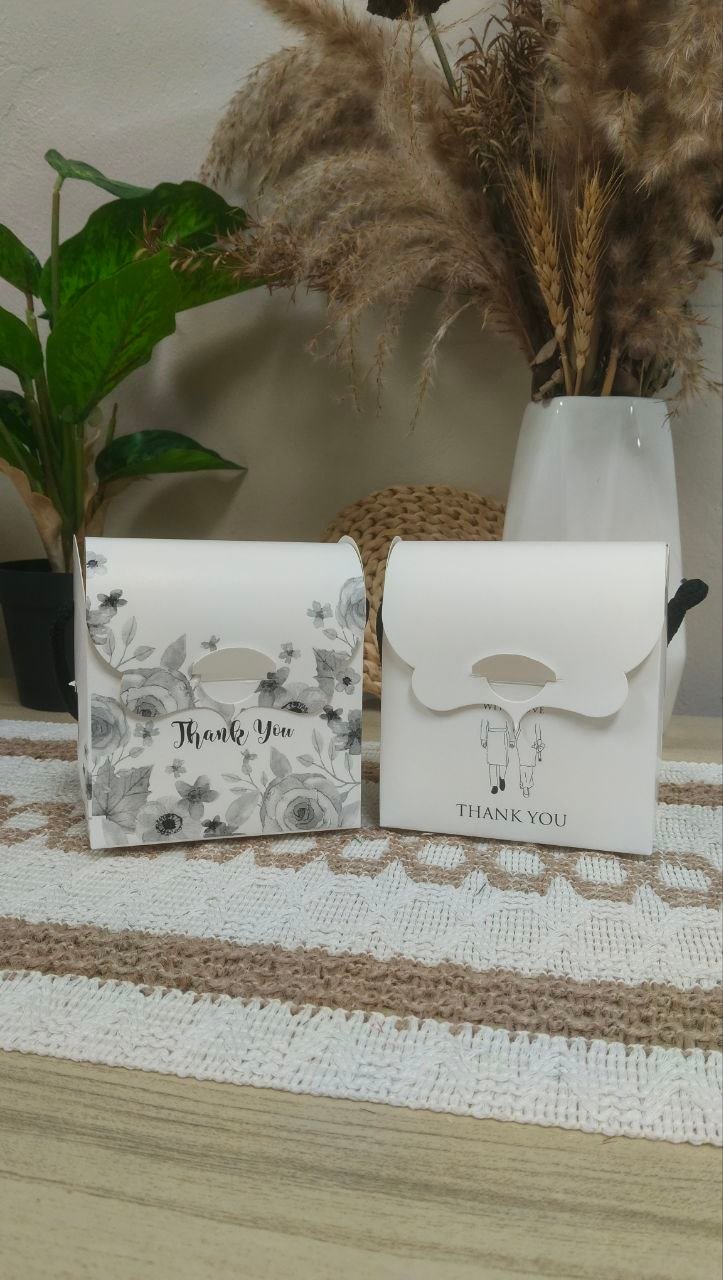 [READYSTOCK] 50 PCS Handbag Box Small Black White Goodies Kotak Doorgift Hand Bag Bercetak  Wedding Gift Box Party