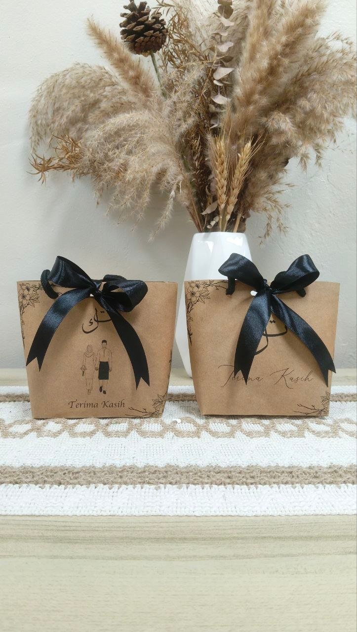 [READYSTOCK] 50 PCS HANDBAG RIBBON S (BW) Product Packaging, Gift Bag Paper, Goodies Kotak Doorgift Bercetak KOTAK KENDURI