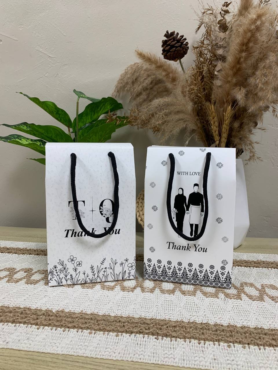 [50 PCS] DOORGIFT Handbag Box XL  (BW) WEDDING/GIFT/GOODIES/PARTY